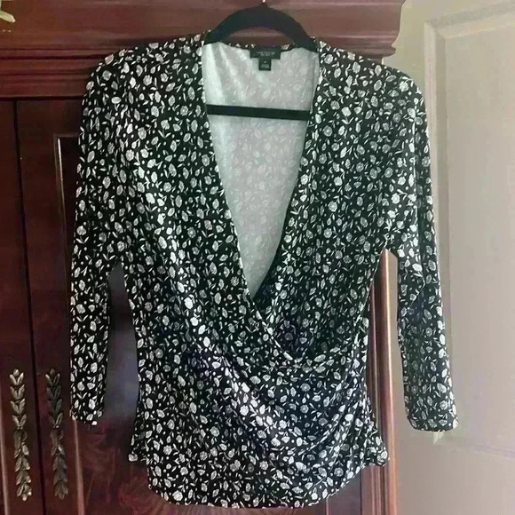 Ann Taylor women’s pull over blouse NWOT size M - Picture 9 of 10